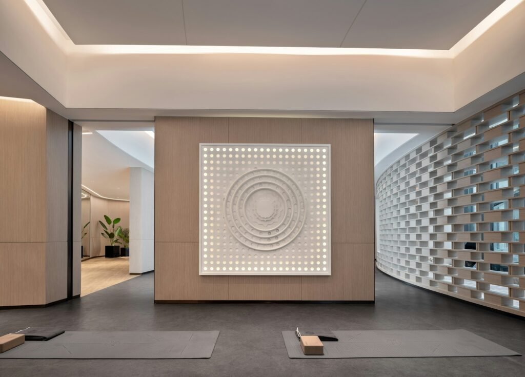 Minimalist yoga studio – health and wellness brand Senior Account Manager job